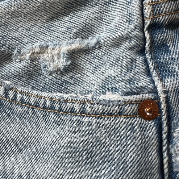 AGOLDE PARKER VINTAGE CUT OFF SHORT,
IN SWAPMEET, SIZE 27 - Picture 6 of 10